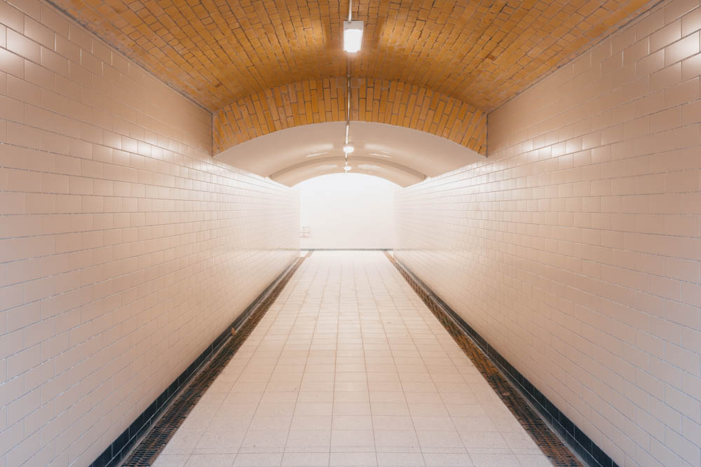 Eingangsbereiche der Bahn